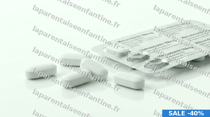 Médicaments sur fond blanc